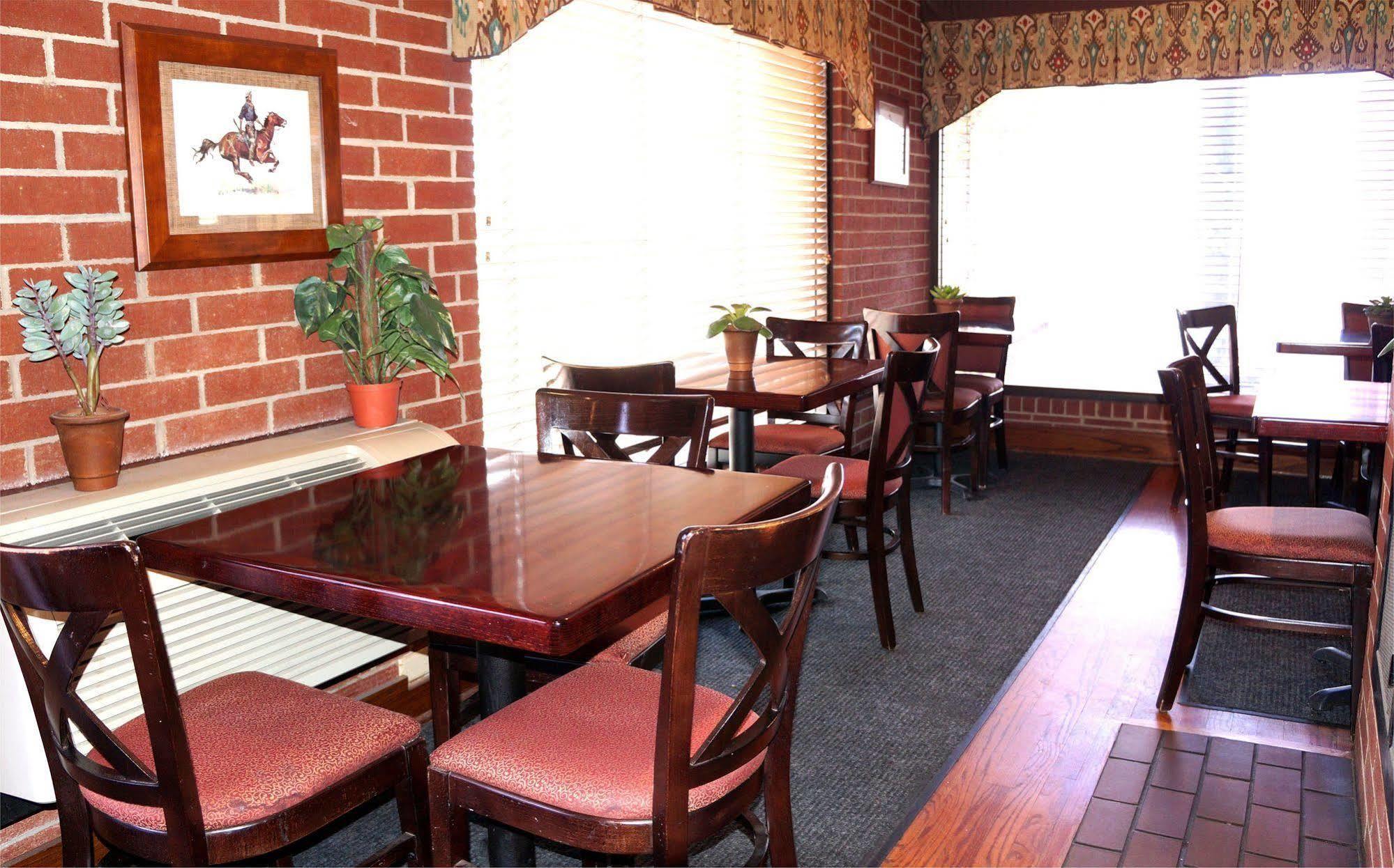 Plaza Inn Midland Extérieur photo